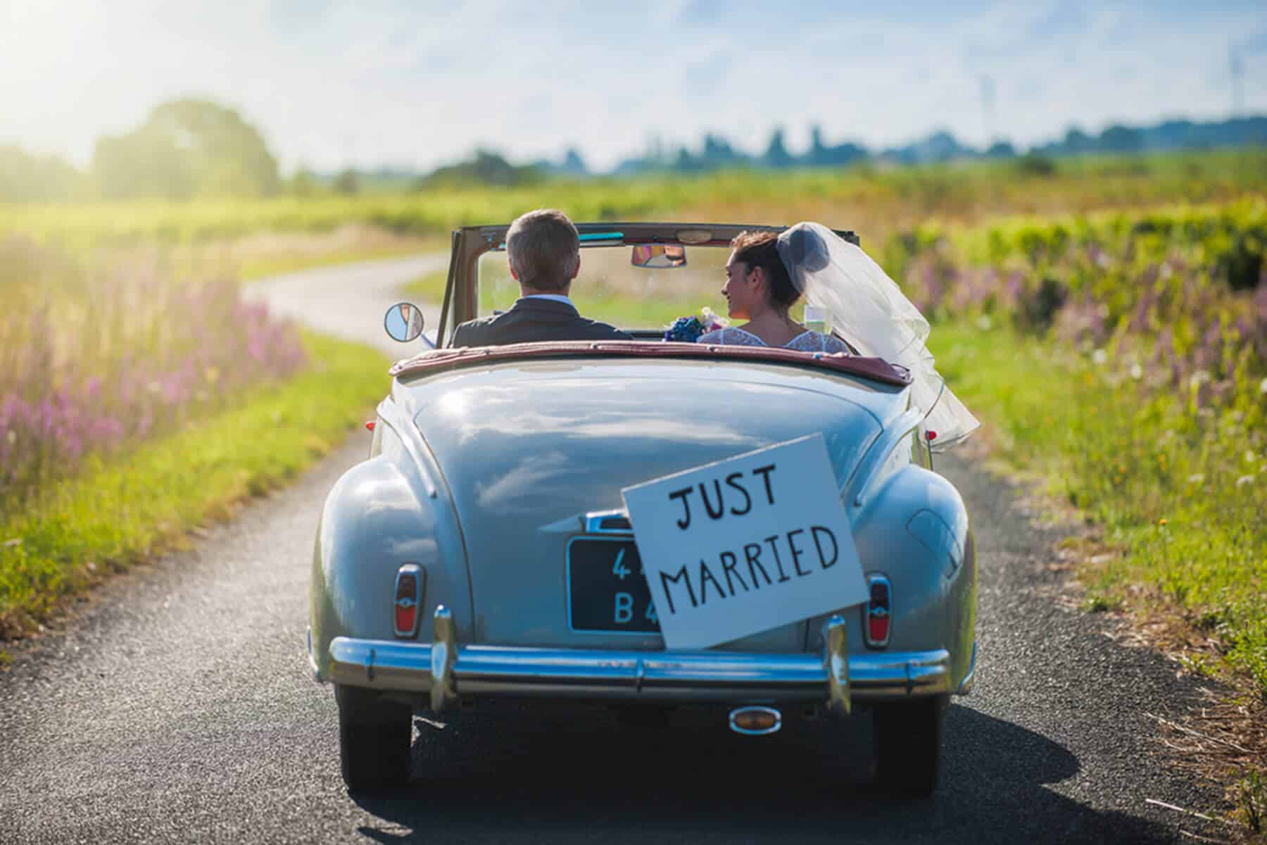 Just-married-wedding-car
