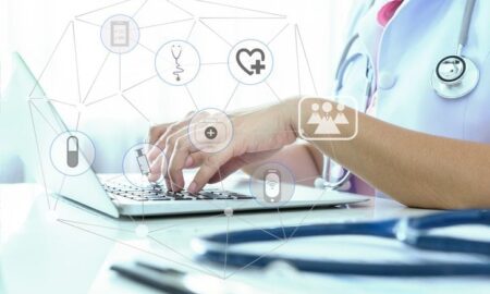3 Ways the internet is helping medical professionals spend more time with patients
